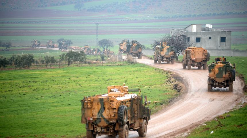 Suriye sınırına askeri araç sevkiyatı