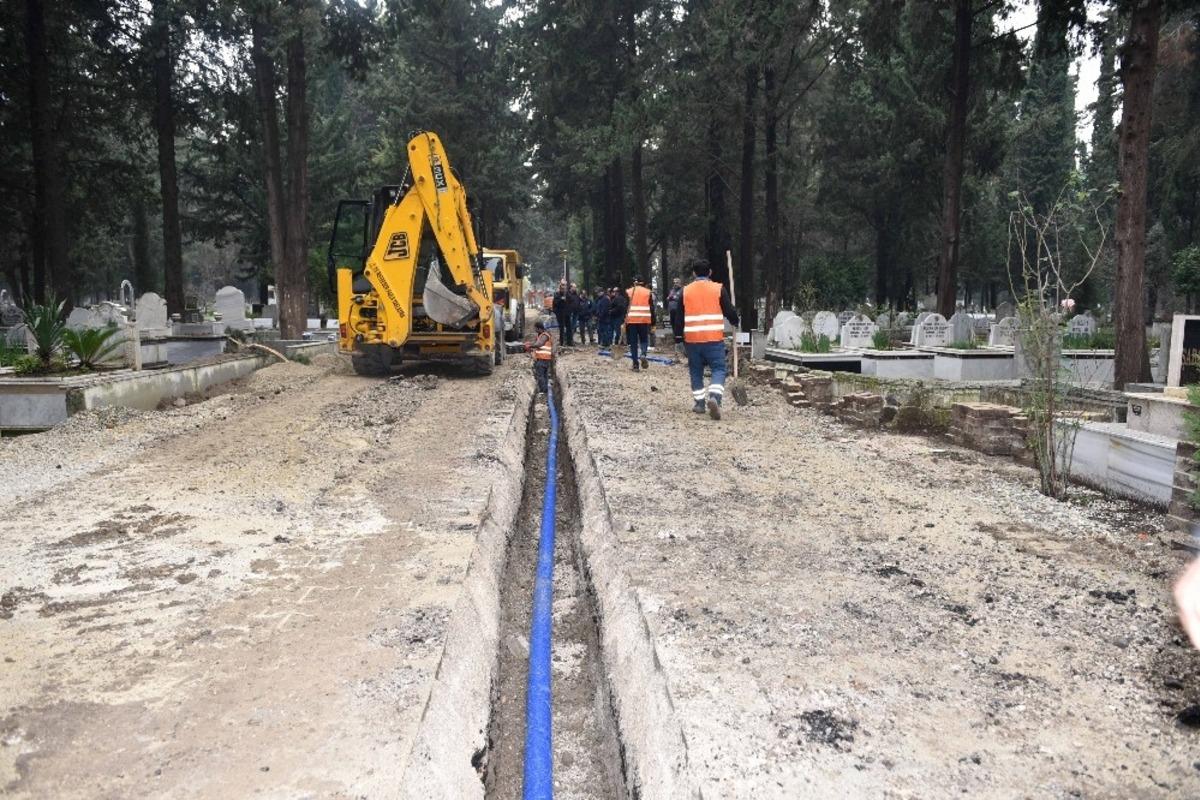 Mezarlıkların i&ccedil;me suyu sorunu &ccedil;&ouml;z&uuml;l&uuml;yor