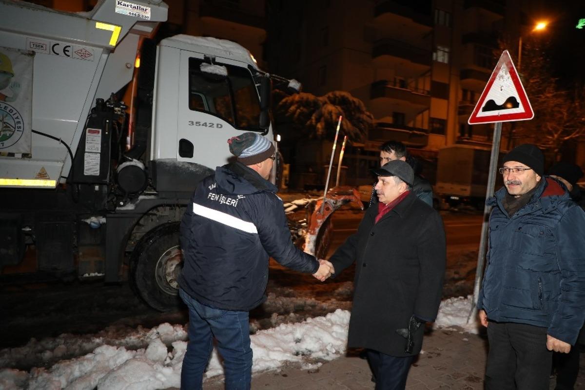 687 kilometre yolda 24 saat kar n&ouml;beti