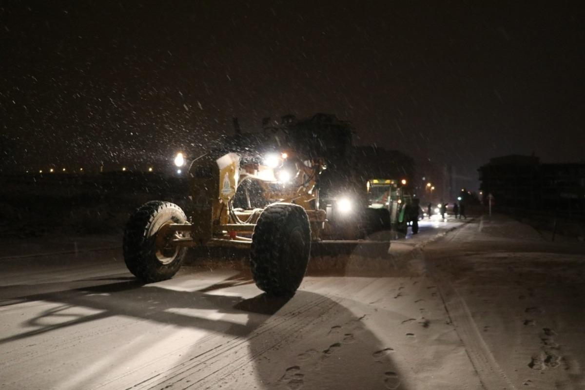 Karak&ouml;pr&uuml;&rsquo;de karla m&uuml;cadele s&uuml;r&uuml;yor