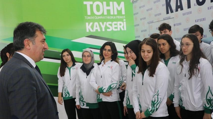 “Gençlik Psikolojisi, gönüllülük bilinci, davranışsal bağımlılık” projesinin protokolü imzalandı