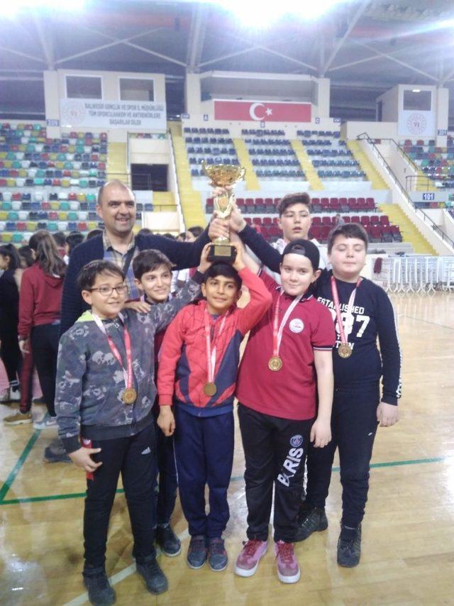 Burhaniyeli satranççılar il birincisi oldu 1