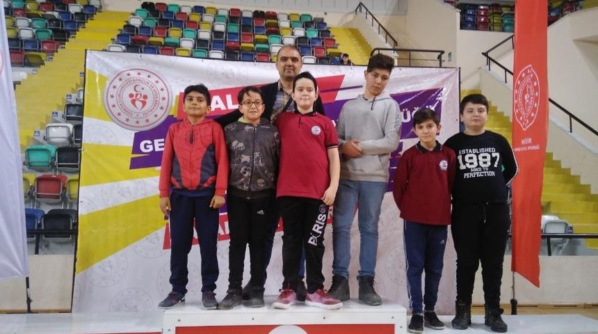 Burhaniyeli satranççılar il birincisi oldu