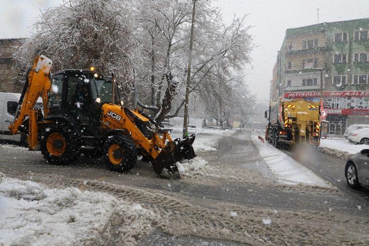 Melikgazi’de karla mücadele devam ediyor G1