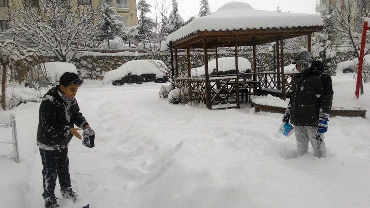 Kar en fazla çocukları sevindirdi, sürücüleri üzdü G2