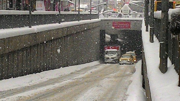Kar en fazla çocukları sevindirdi, sürücüleri üzdü G3