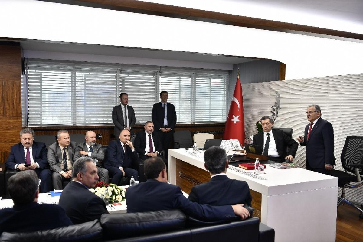 Milli Eğitim Bakanı B&uuml;y&uuml;kşehir&rsquo;de