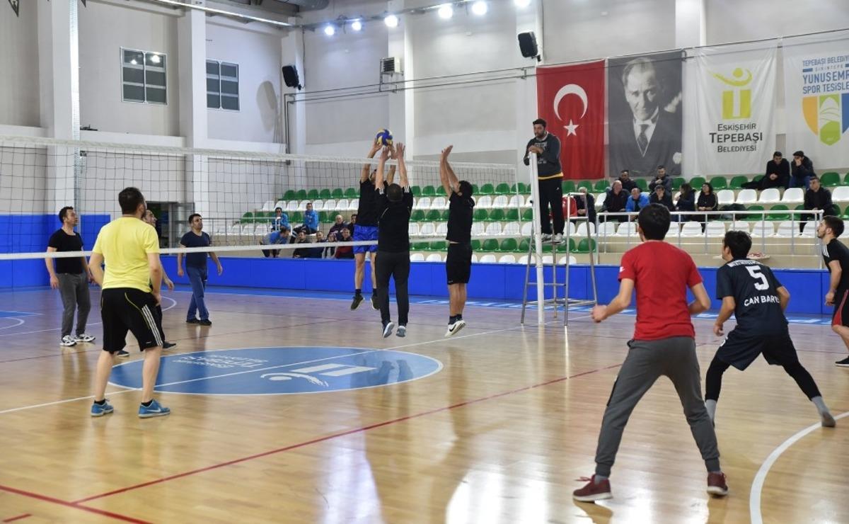 Tepebaşı Belediyesi&rsquo;nin &rsquo;M&uuml;d&uuml;rl&uuml;kler Arası Voleybol Turnuvası&rsquo; sona erdi