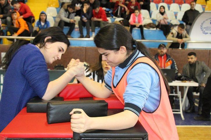 Erzurum’da bilek güreşi heyecanı G3