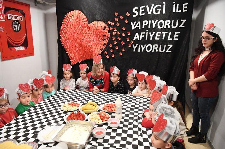 Konyaaltı Belediyesi Kreşlerinde “sevgi pastası” G1