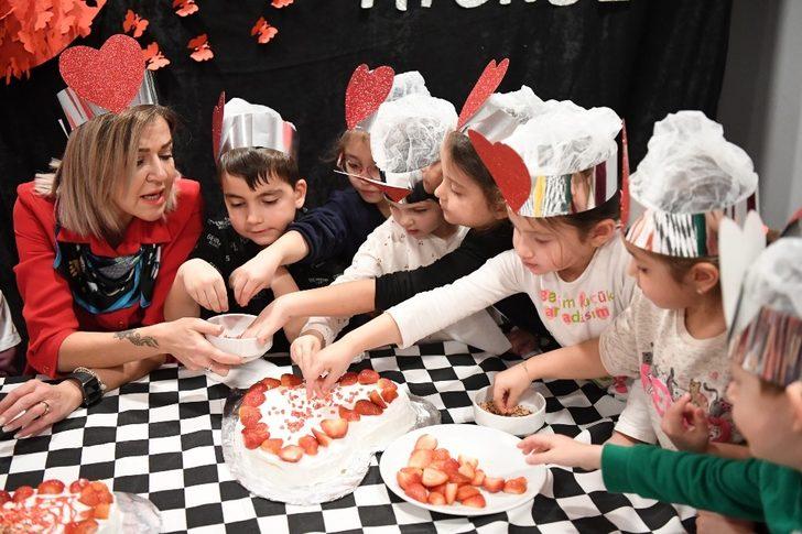 Konyaaltı Belediyesi Kreşlerinde “sevgi pastası” G3