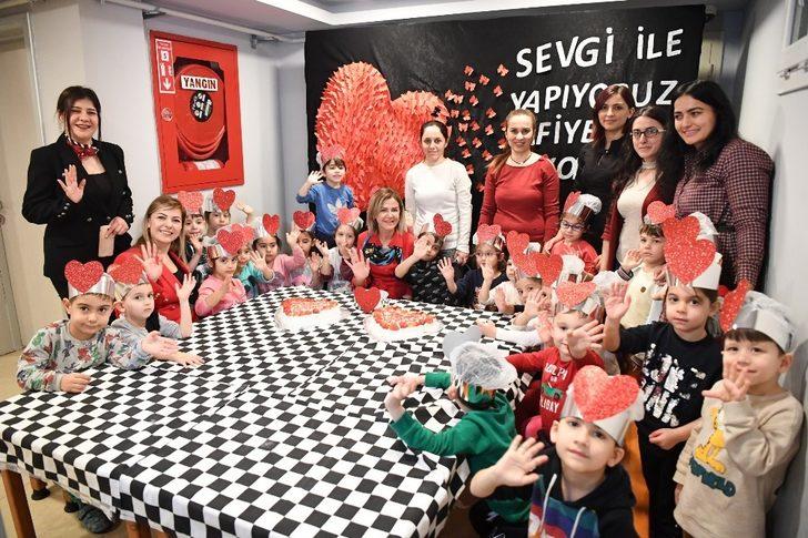 Konyaaltı Belediyesi Kreşlerinde “sevgi pastası” G4