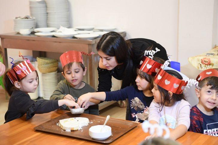 Konyaaltı Belediyesi Kreşlerinde “sevgi pastası” G5
