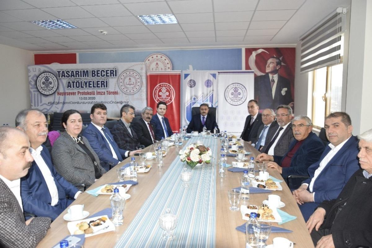 Burdurlu oda ve iş adamlarından eğitime destek