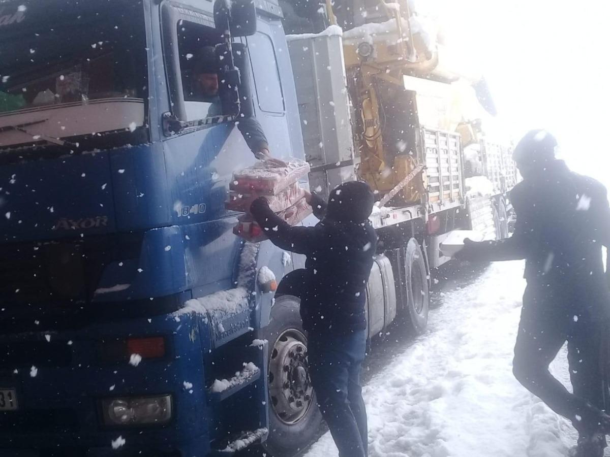 B&uuml;y&uuml;kşehir, yolda kalanın yanında