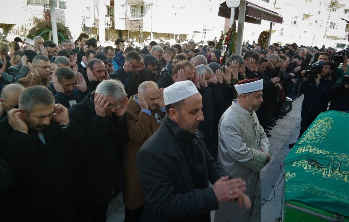 Rekt&ouml;r D&ouml;ğeroğlu&rsquo;nun acı g&uuml;n&uuml;