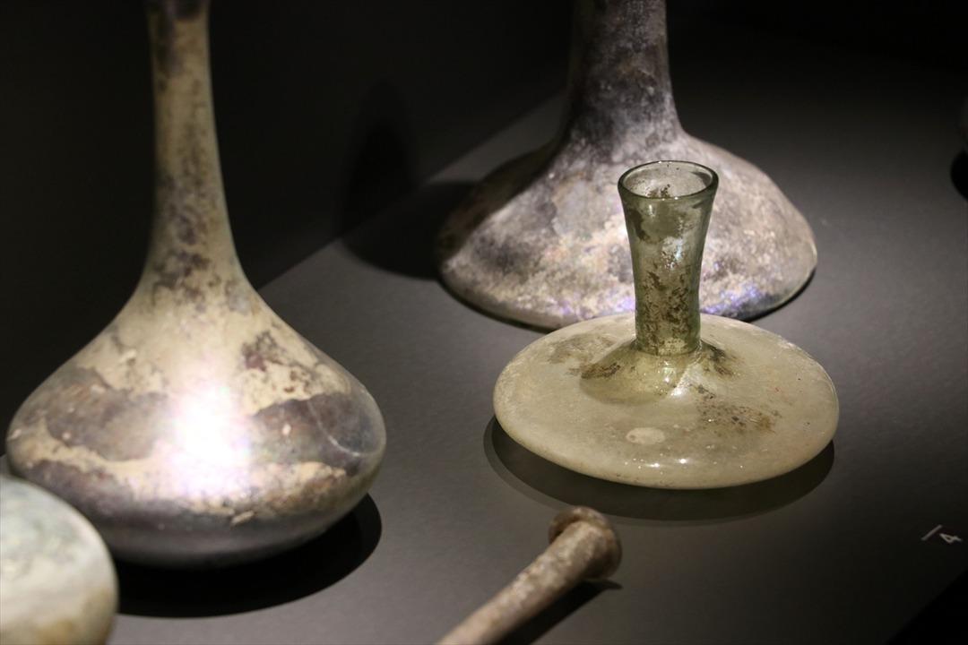 Ne kadar &ccedil;ok g&ouml;zyaşı biriktirirse... Aşkın tarihi bu şişelerde saklı!