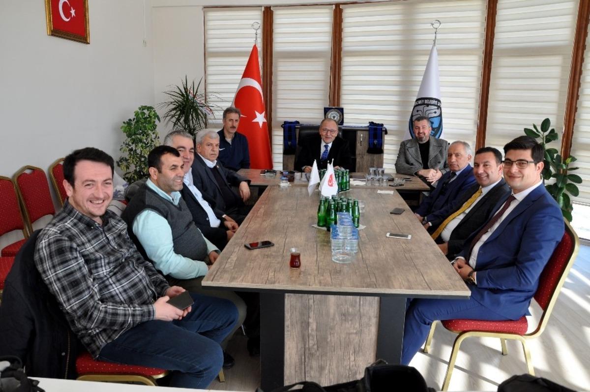 Başkan &Uuml;lker: "Karacabeyliyim diyen t&uuml;m vatandaşlarımızı desteğe bekliyoruz"