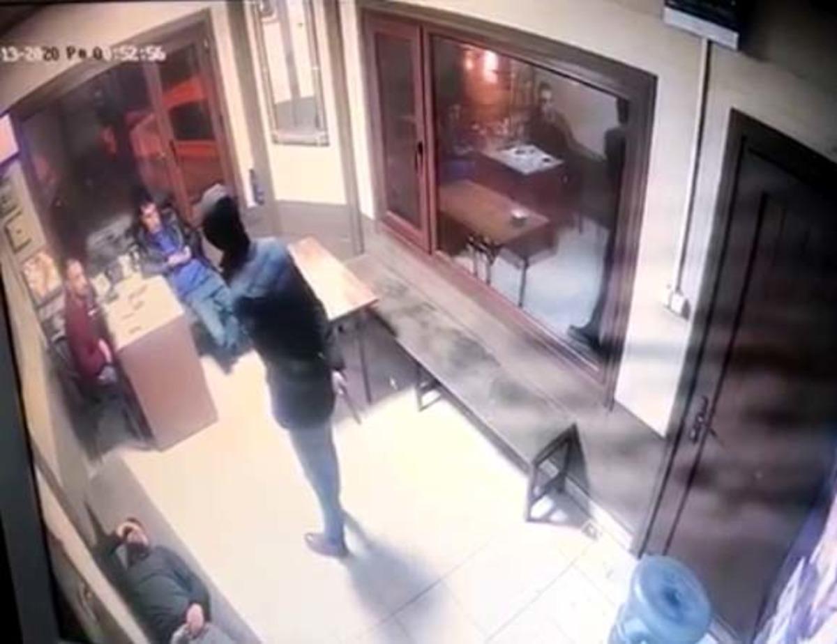 Ankara'da taksi durağına silahlı saldırı! O anlar kamerada