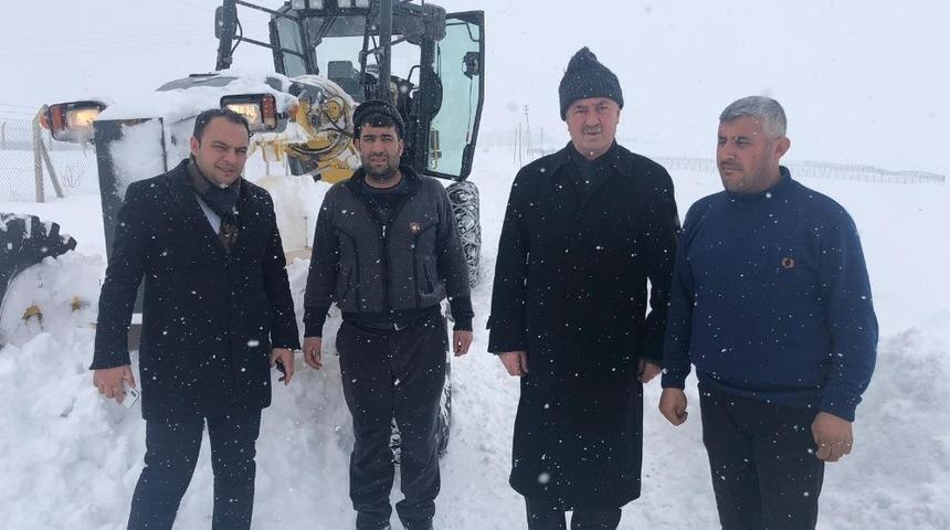 Başkan Akman, yol a&ccedil;ma &ccedil;alışmalarını yerinde inceledi