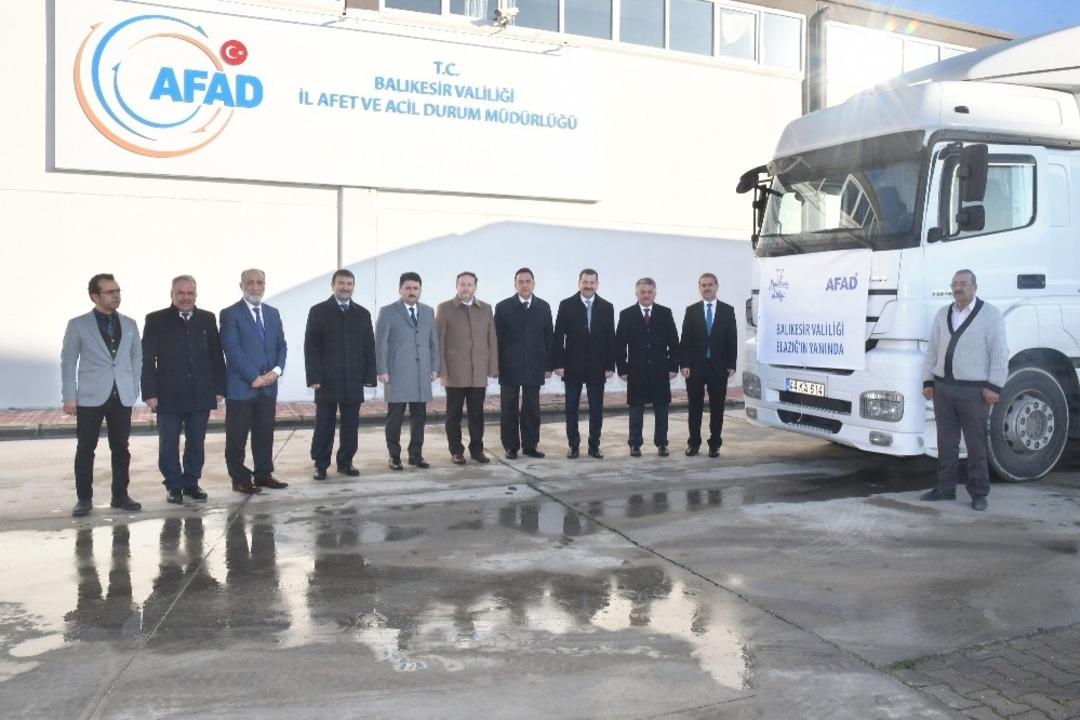 Balıkesir&rsquo;den Elazığ&rsquo;a yardım TIR&rsquo;ı