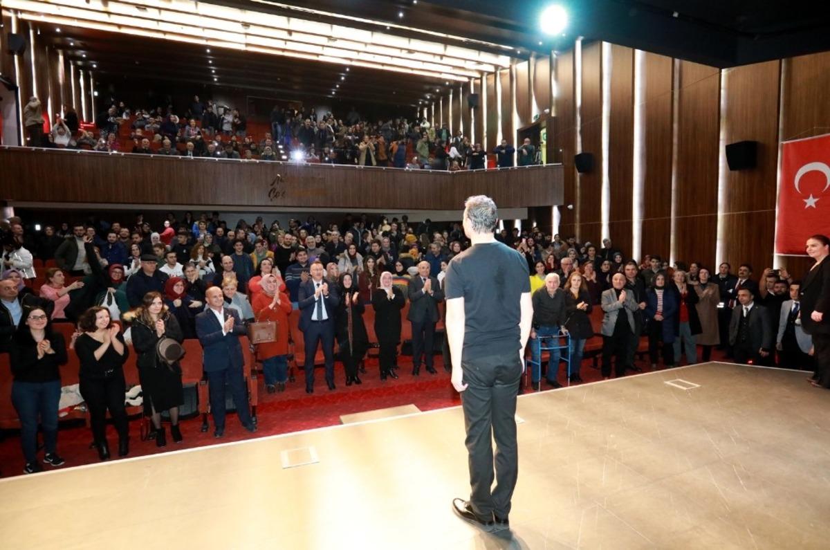 &lsquo;Eyvah Nadir&rsquo; isimli oyun, OKM&rsquo;de sahnelendi