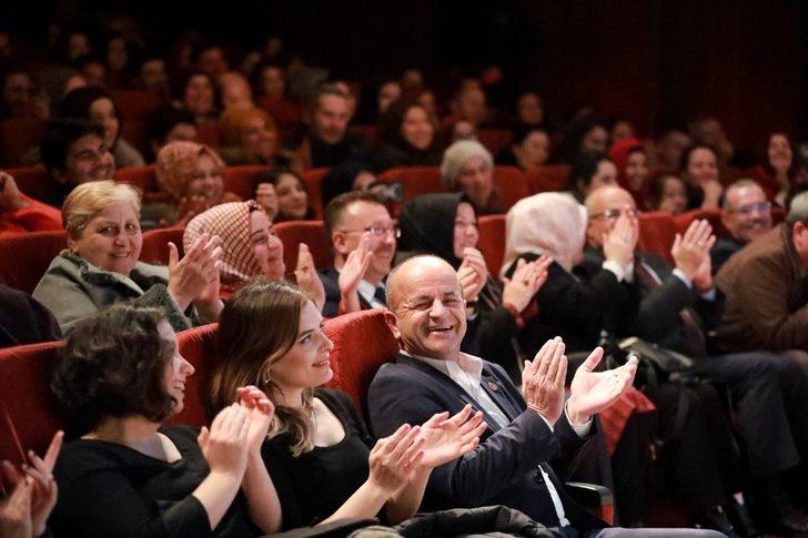 ‘Eyvah Nadir’ isimli oyun, OKM’de sahnelendi G3