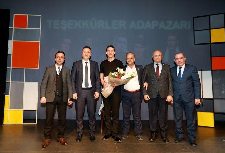 ‘Eyvah Nadir’ isimli oyun, OKM’de sahnelendi G5