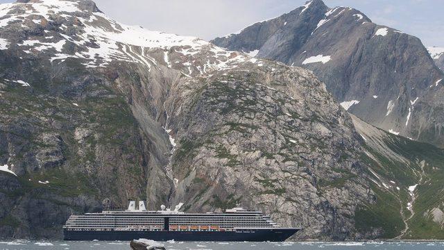 MS Westerdam'ın ABD'nin Alaska kıyılarında çekilmiş bir fotoğrafı