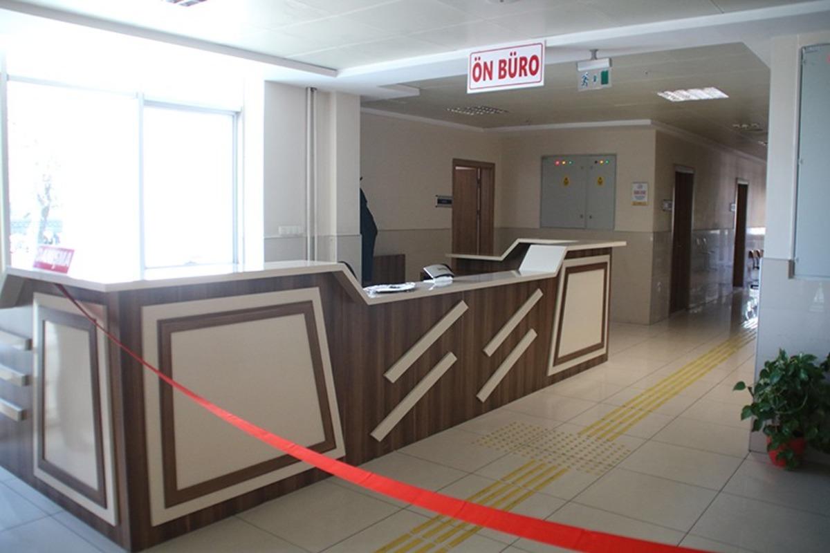 Gediz Adliyesi&rsquo;nde &rsquo;&Ouml;n b&uuml;ro ve danışma masaları&rsquo; hizmete sunuldu