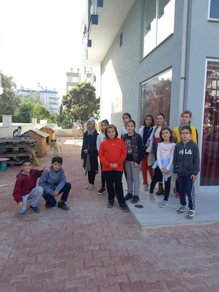 Öğrenciler kedilere sıcak yuva yaptı G3