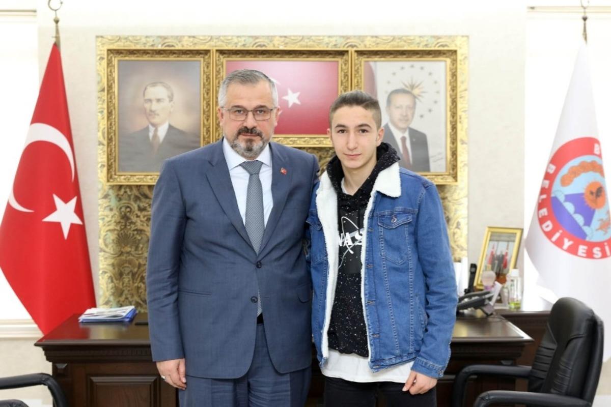 Başkan Kılı&ccedil;, milli davet alan Sel&ccedil;uk&rsquo;a başarılar diledi