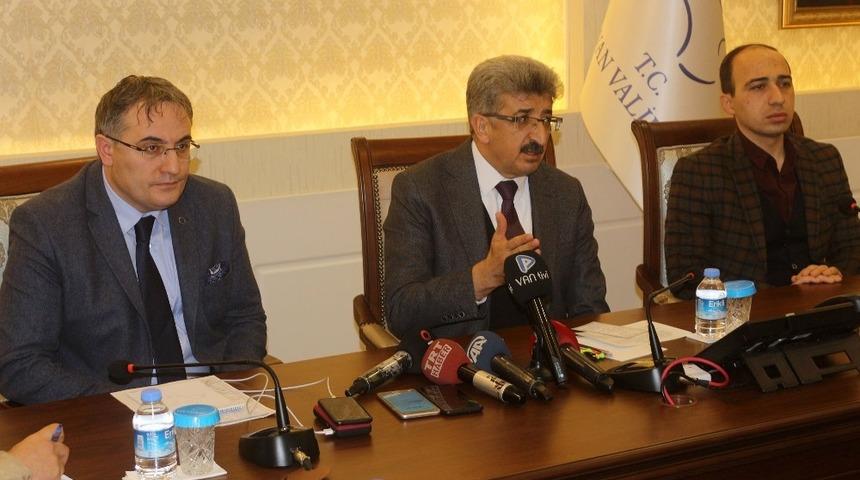 Van&rsquo;da karla m&uuml;cadelede &rsquo;kriz merkezi&rsquo; etkin rol oynuyor