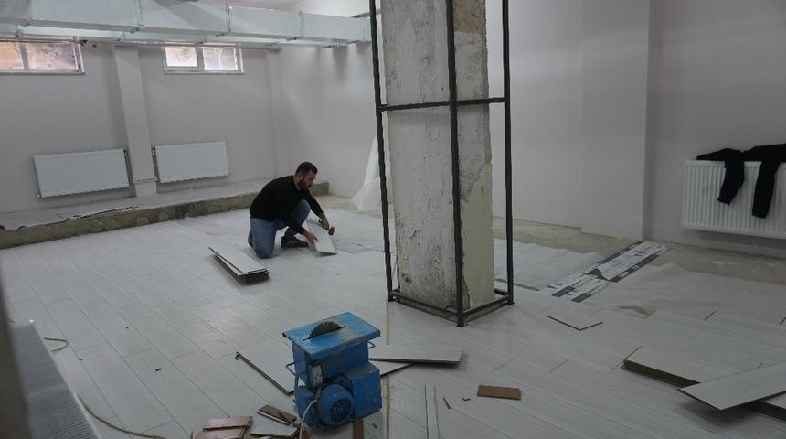 İzmit Belediyesinden Kocaeli Fen Lisesine m&uuml;zik sınıfı