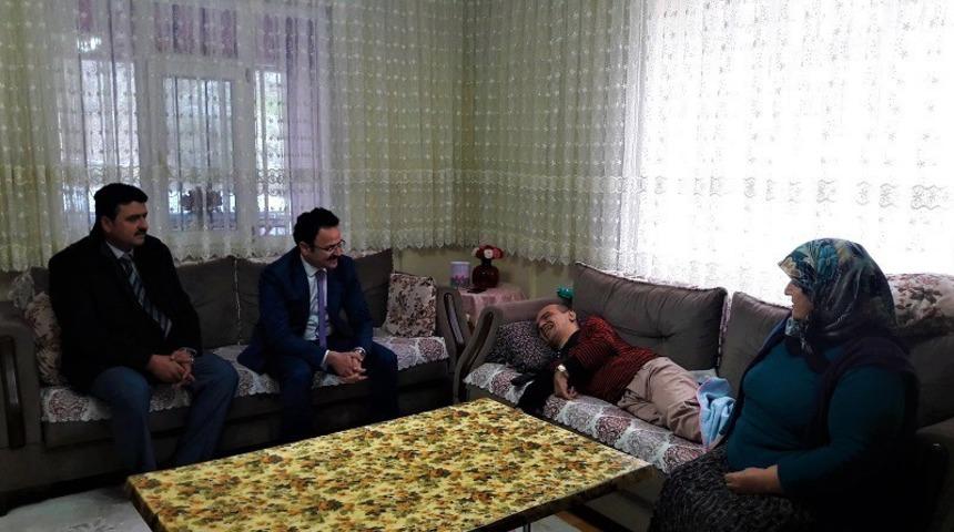 Kaymakam Alkan&rsquo;dan engellilere ziyaret