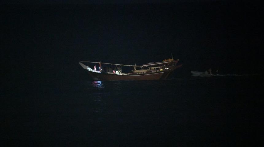 ABD, Umman Denizi'nde ağır silah dolu İran teknesine el koyduğunu açıkladı