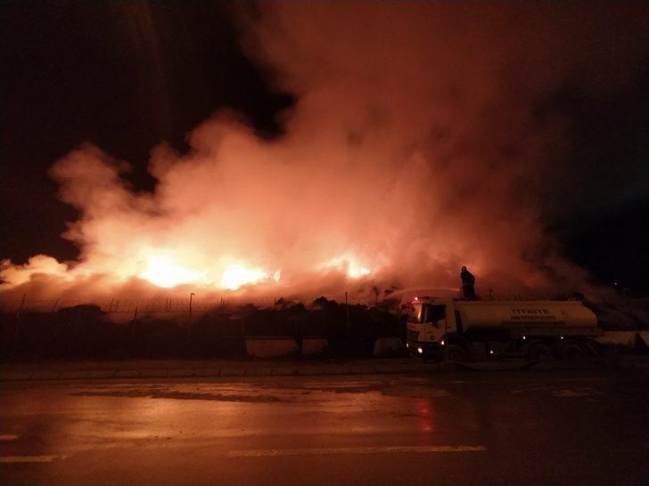 Adana’da pamuk yağı fabrikasında yangın! Söndürülemiyor G4