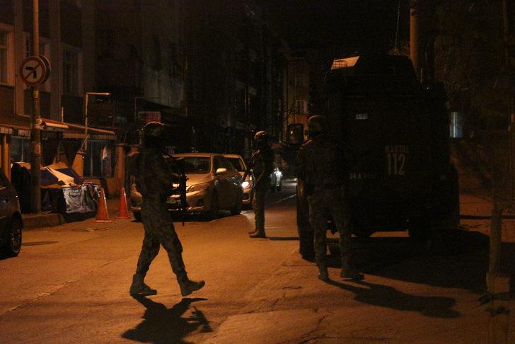 İstanbul'da silahlı suç örgütüne operasyon: Çok sayıda kişi gözaltına alındı G1