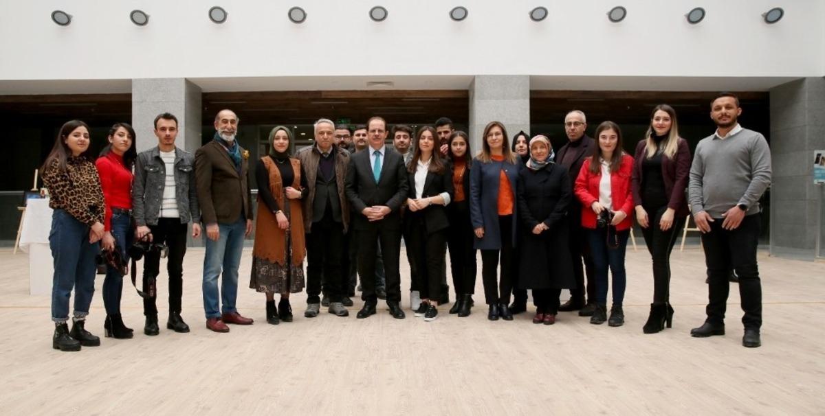 Fotoğraf&ccedil;ılık ve Kameramanlık Programı &ouml;ğrencileri fotoğraf sergisi a&ccedil;tı