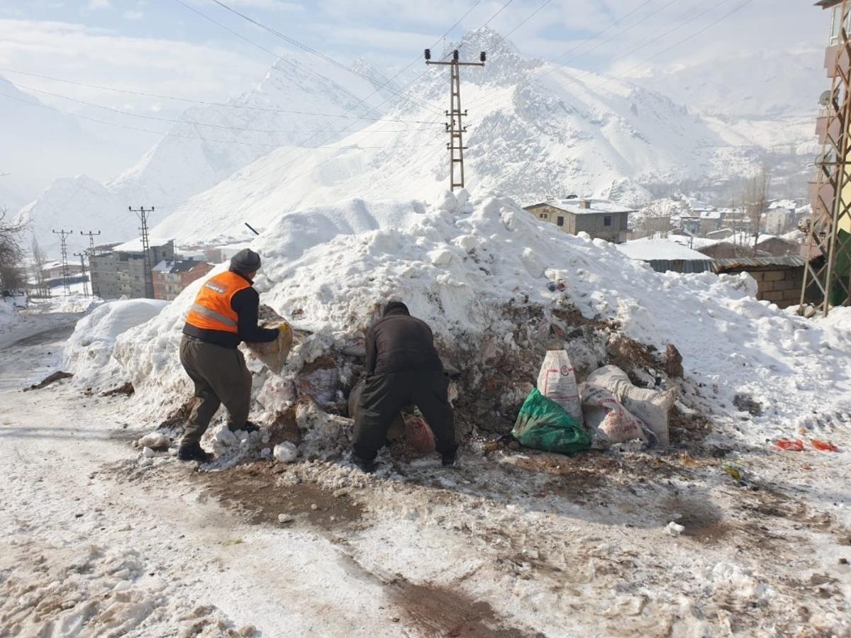 Belediye temizlik iş&ccedil;ilerinin zor anları