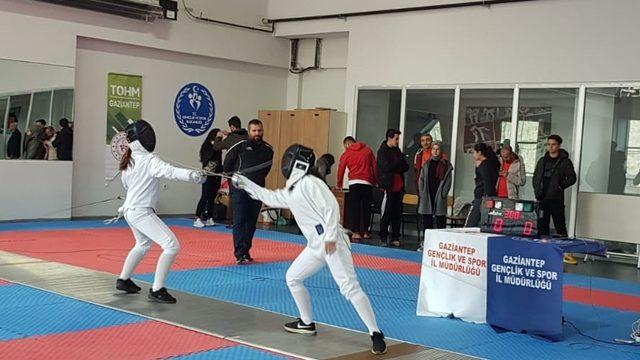 SANKO okulları eskrimde Türkiye finallerine katılacak