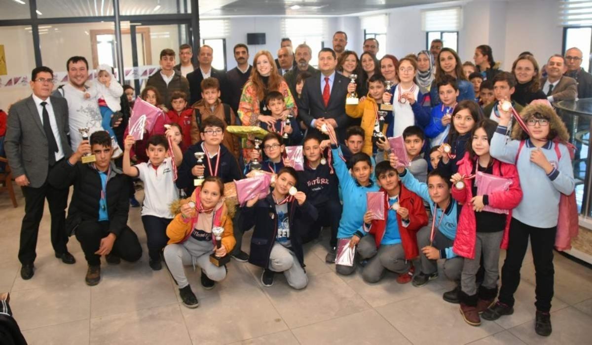 Aliağa&rsquo;da Akıl Ve Zeka Oyunları Turnuvası