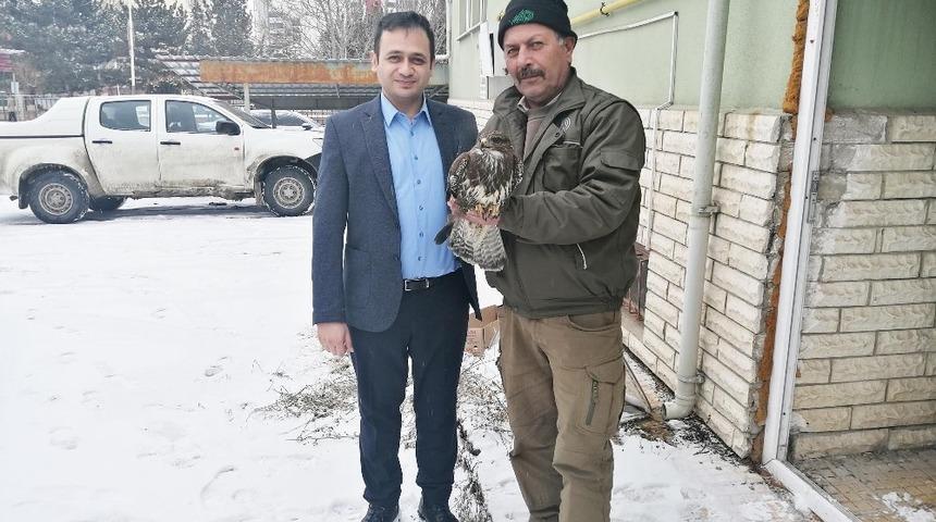 Yaralı doğana il&ccedil;e tarım sahip &ccedil;ıktı