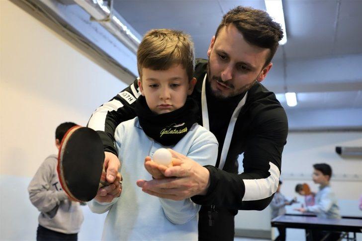 Masa tenisi kursuna öğrencilerden yoğun ilgi G3