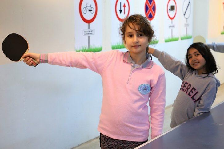 Masa tenisi kursuna öğrencilerden yoğun ilgi G4