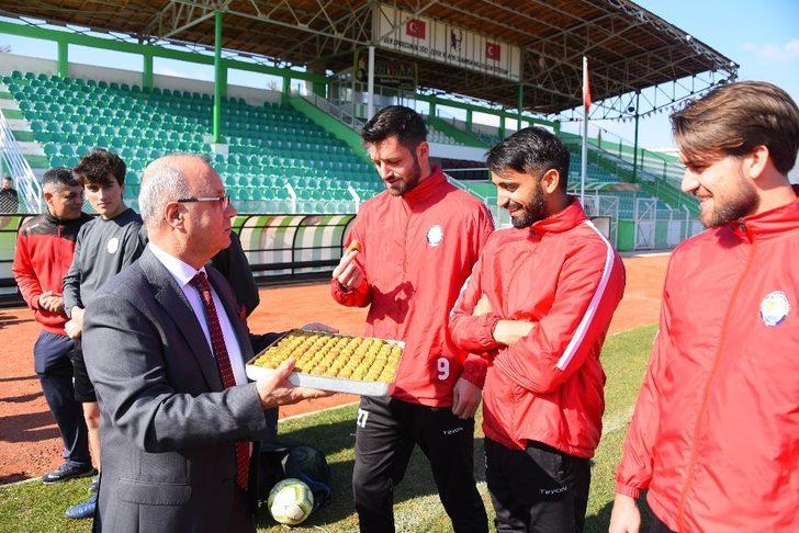 Başkan Kayda’dan, futbolculara tatlı destek G1