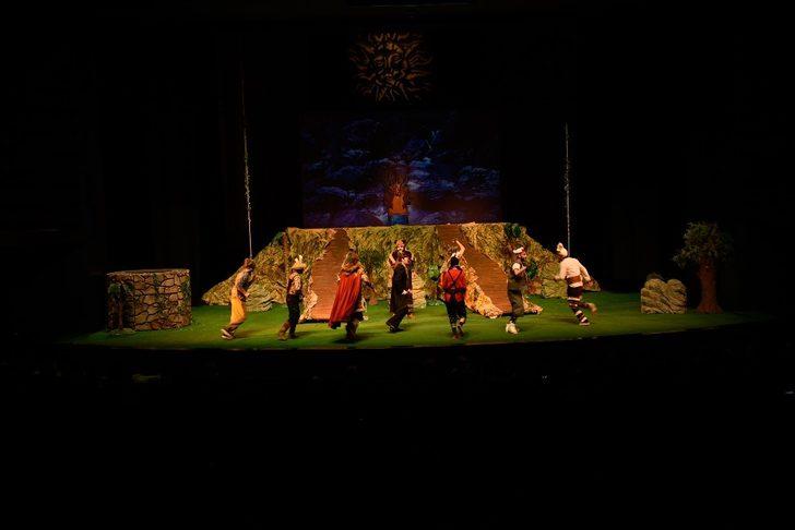 Başkanlar çocukların tiyatro heyecanına ortak oldu G4