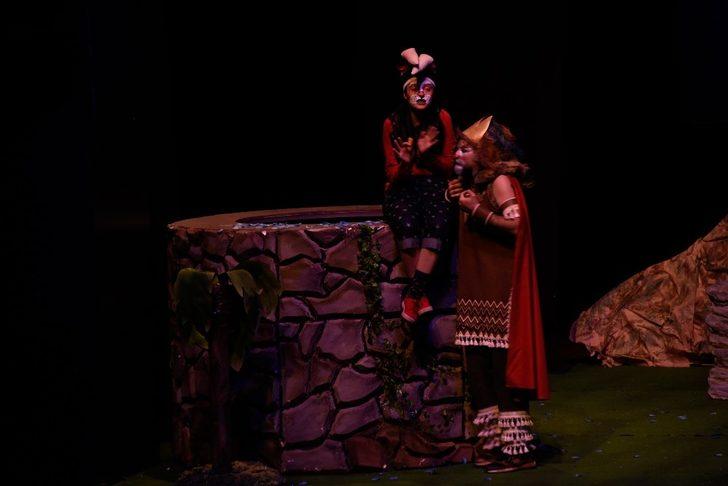 Başkanlar çocukların tiyatro heyecanına ortak oldu G5