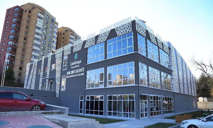 Ecevit’in adını taşıyan buz sporları salonu ilgi görüyor G4