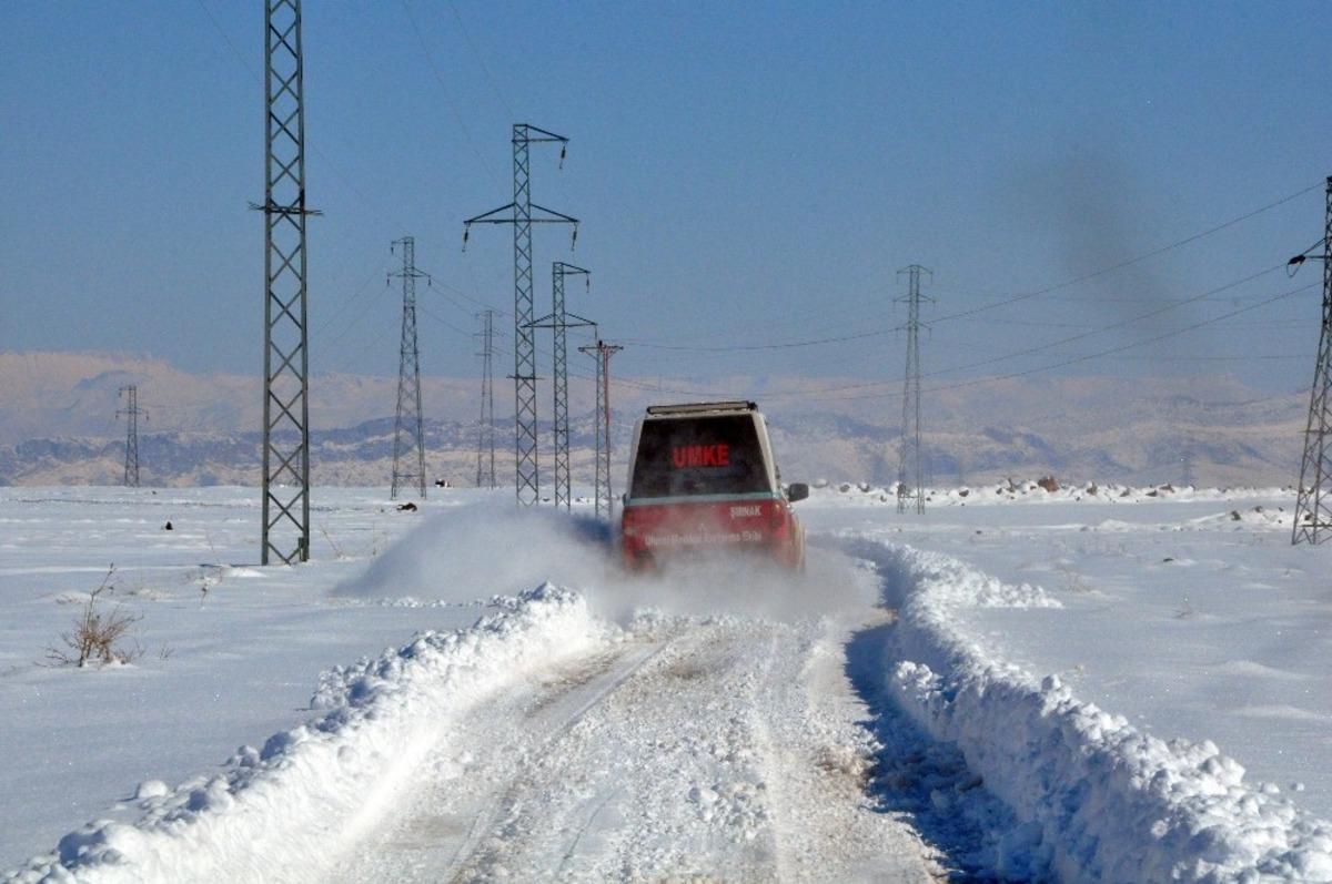 UMKE ekipleri 3 saatlik &ccedil;alışma ile diyaliz hastalarına ulaştı